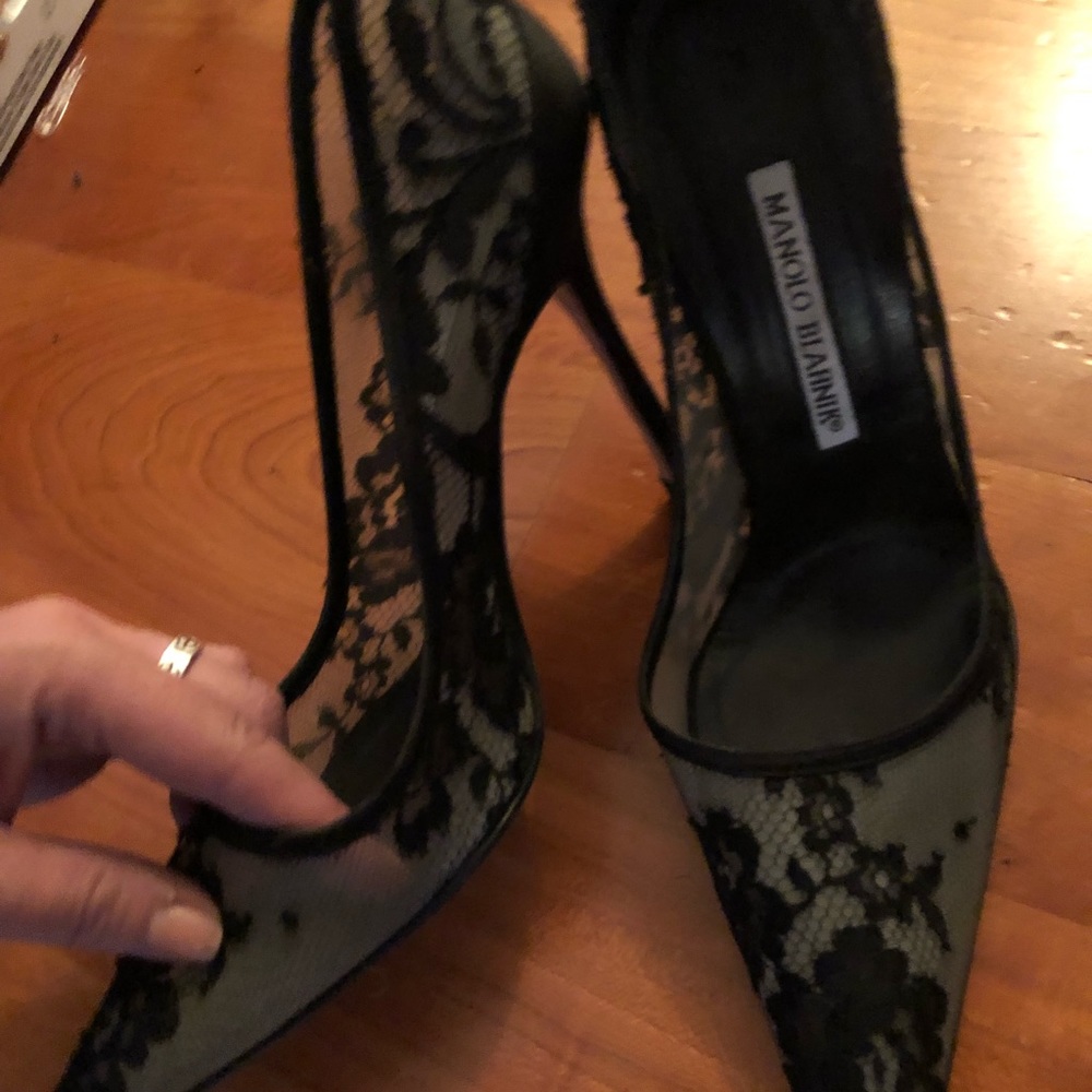 Lace Manolo Blahnik Pumps